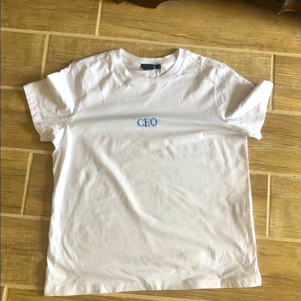CEO white tee 🤍
